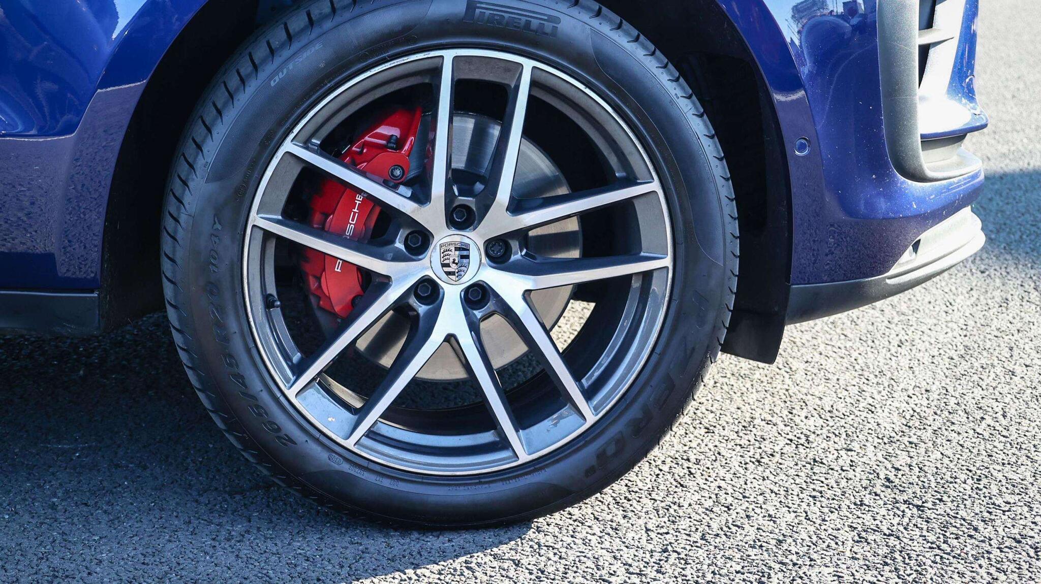 Porsche Macan view 31