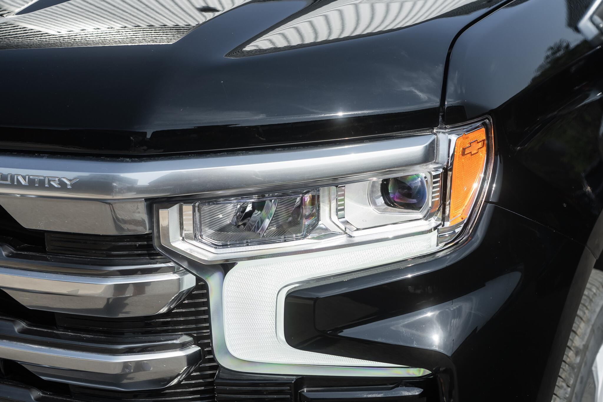Chevrolet Silverado view 12