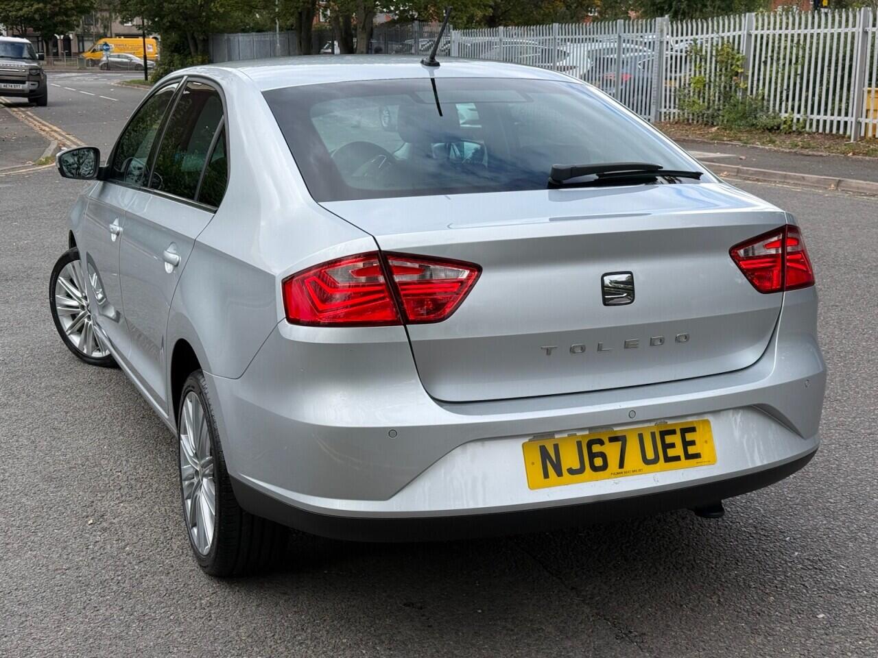 Seat Toledo view 5