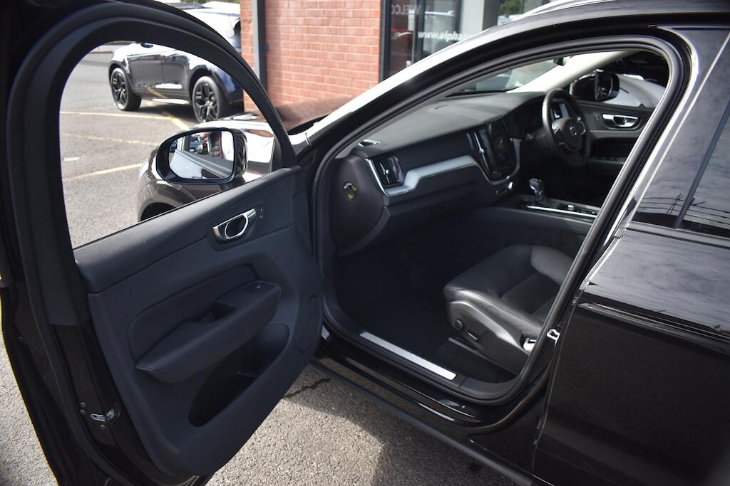 Volvo XC60 view 28