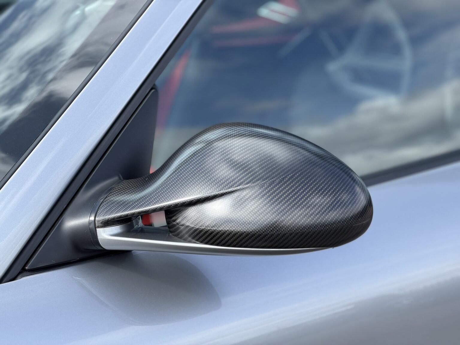 Porsche 911 view 30