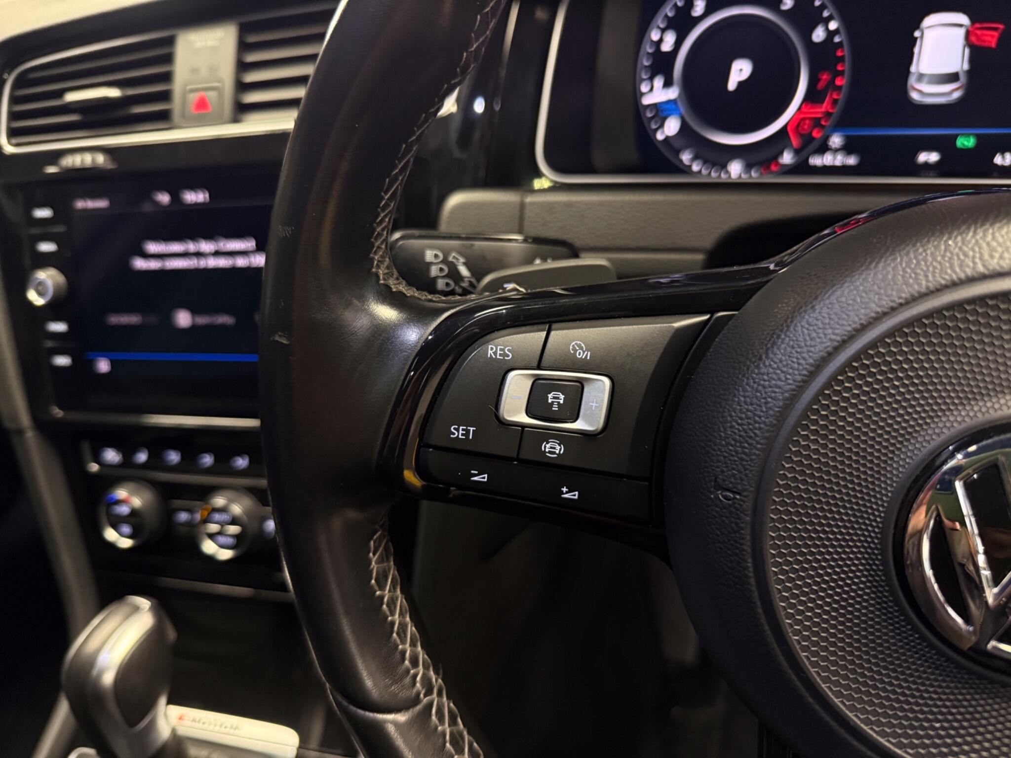 Volkswagen Golf view 32