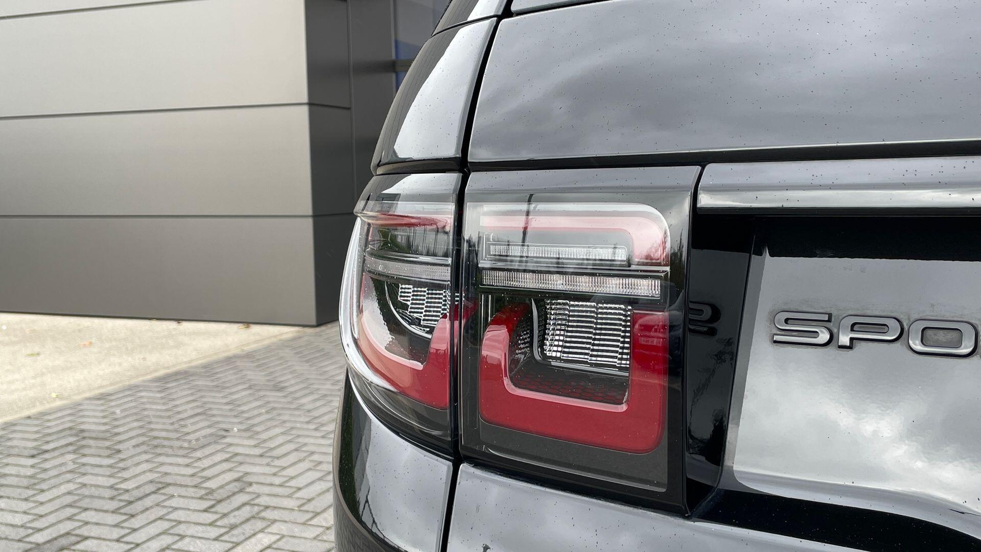 Land Rover Discovery Sport view 26