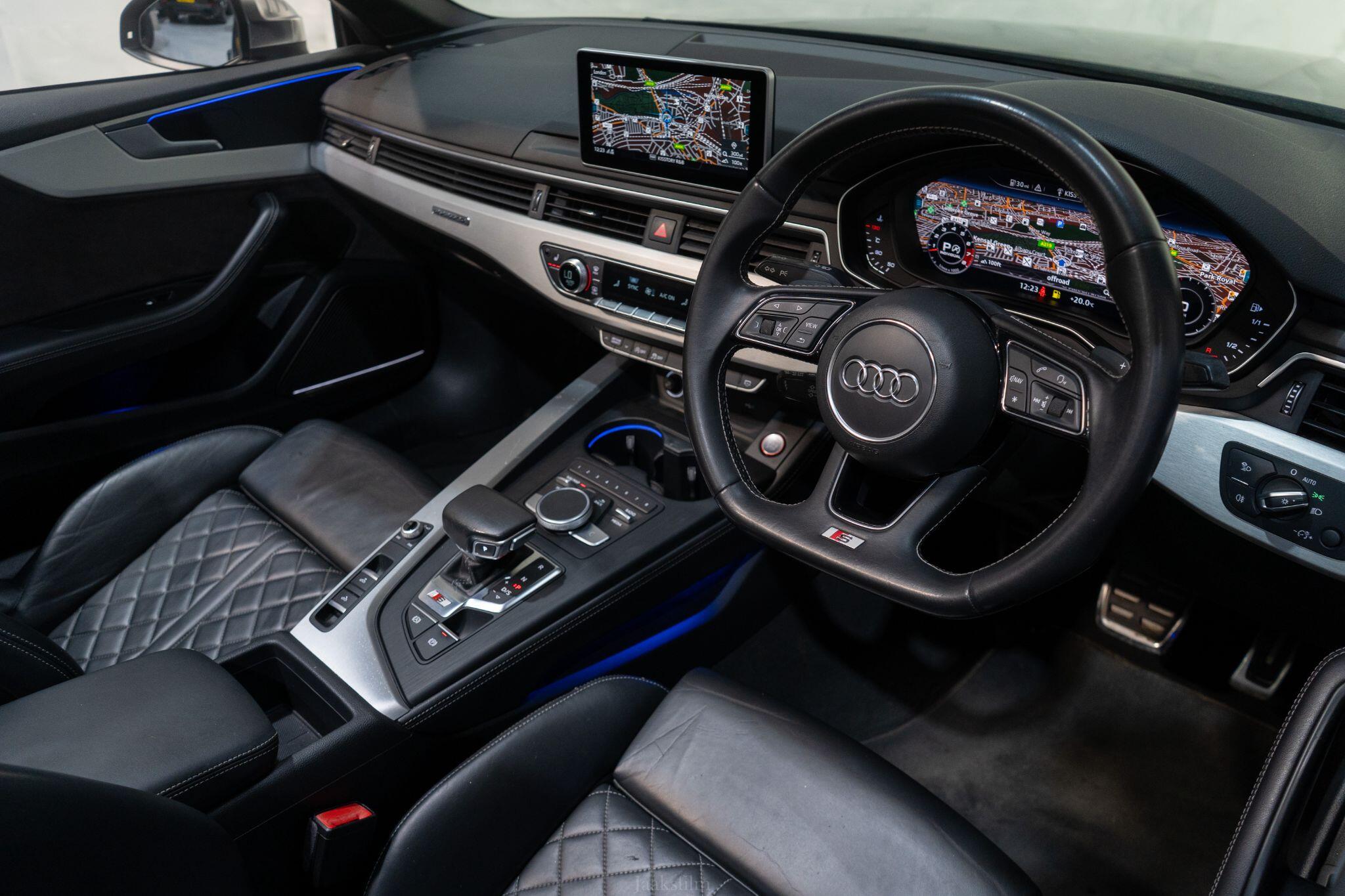 Audi S5 view 21