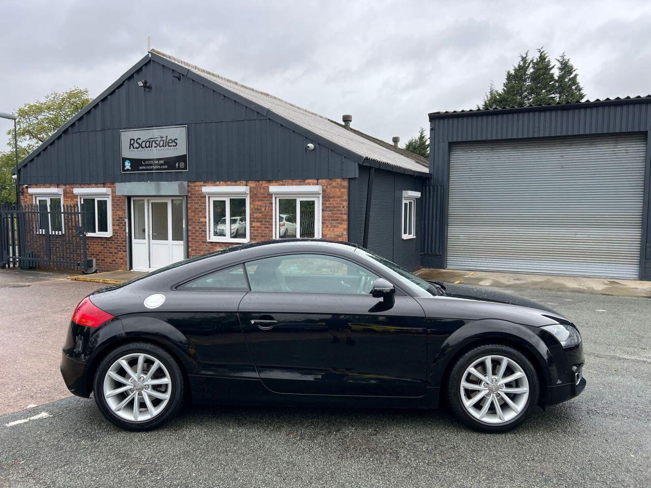 Audi TT view 12