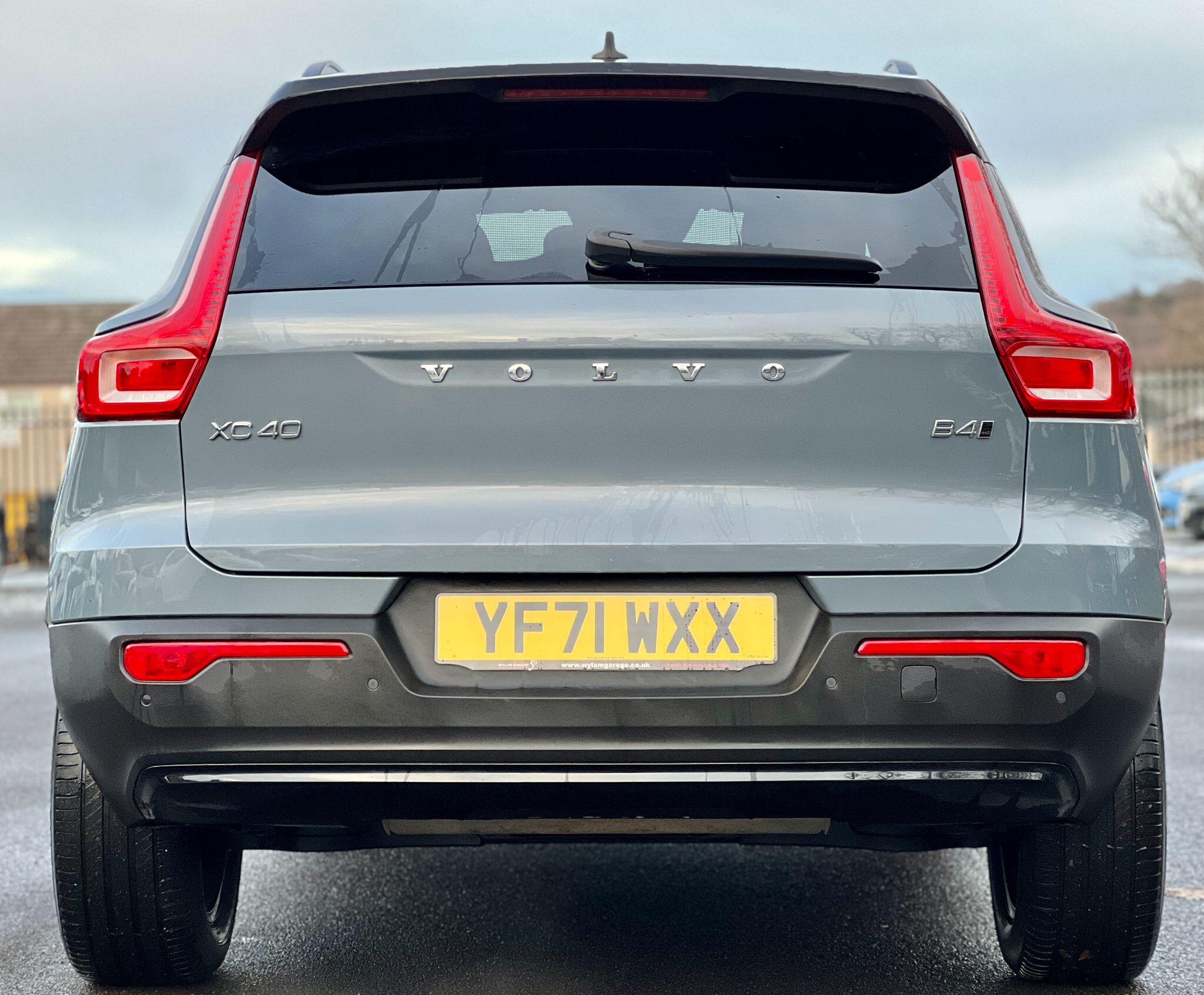 Volvo XC40 view 9