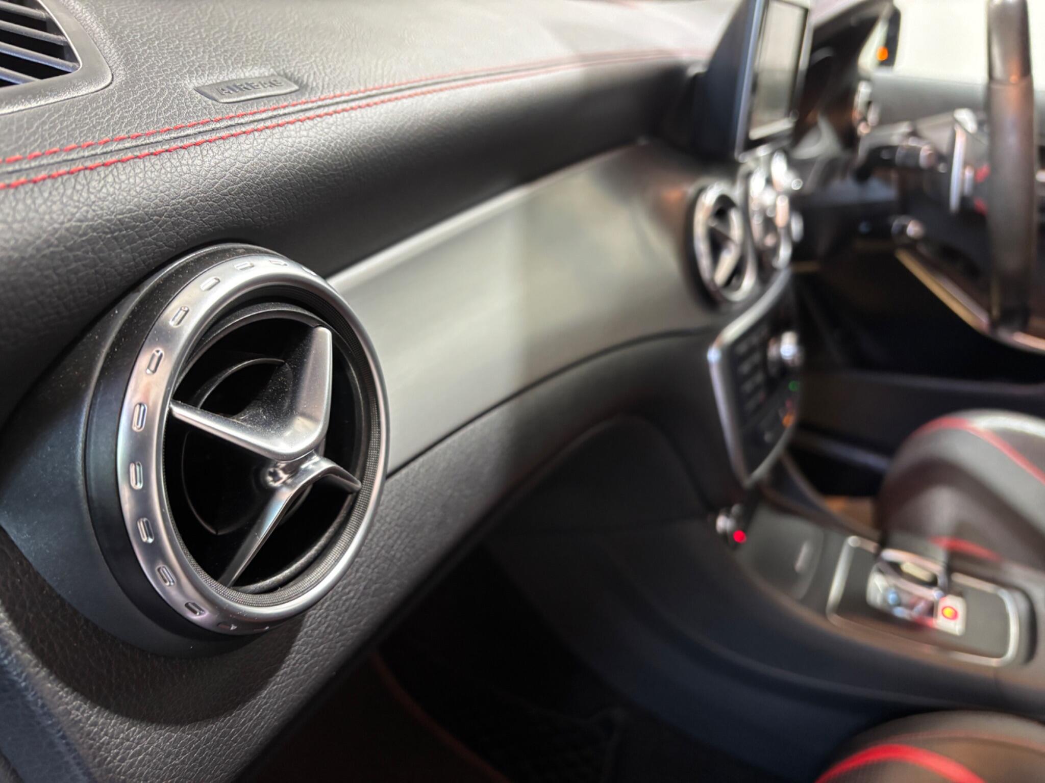 Mercedes-Benz Gla view 17