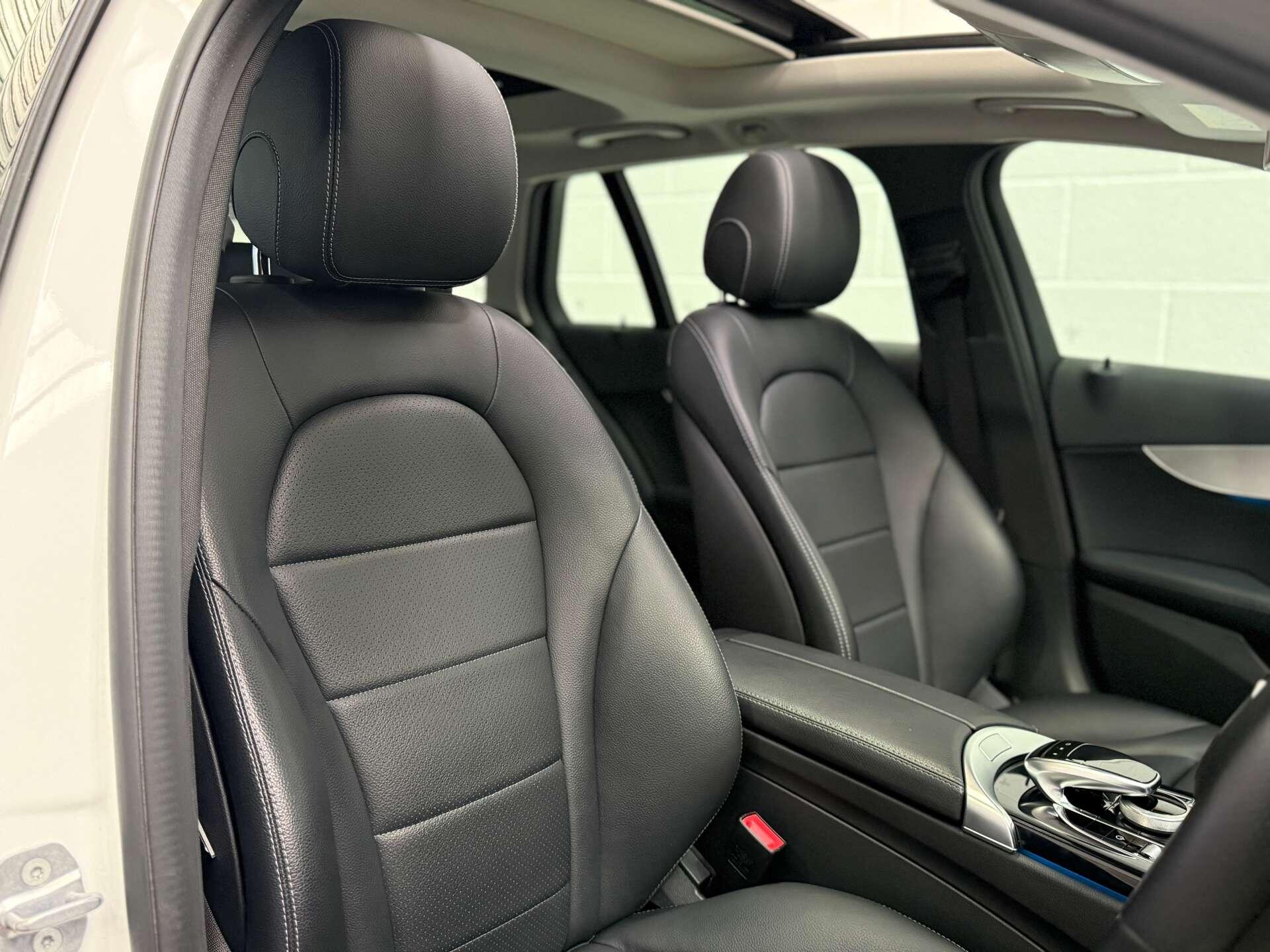 Mercedes-Benz C-Class view 14