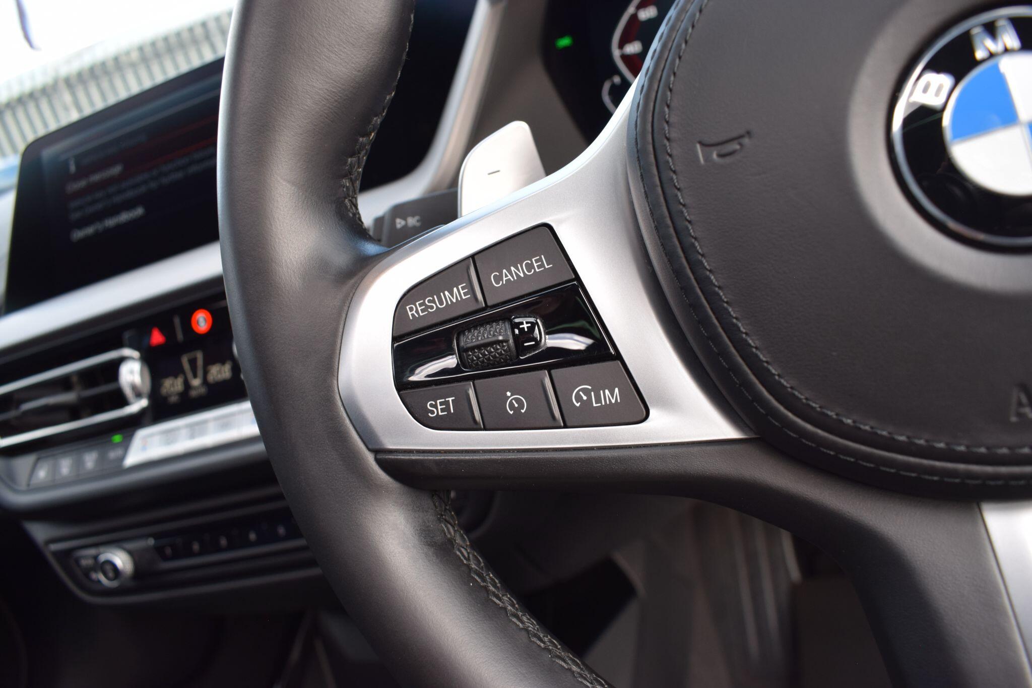 BMW 1 Series view 13