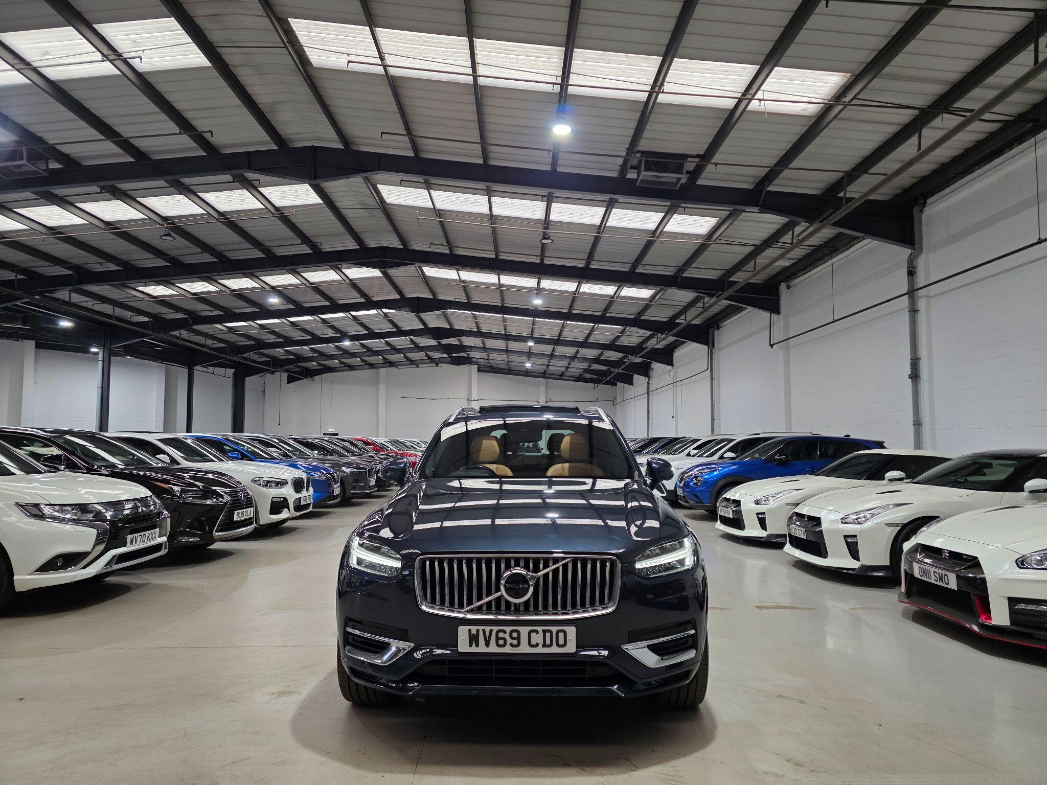 Volvo XC90 view 2