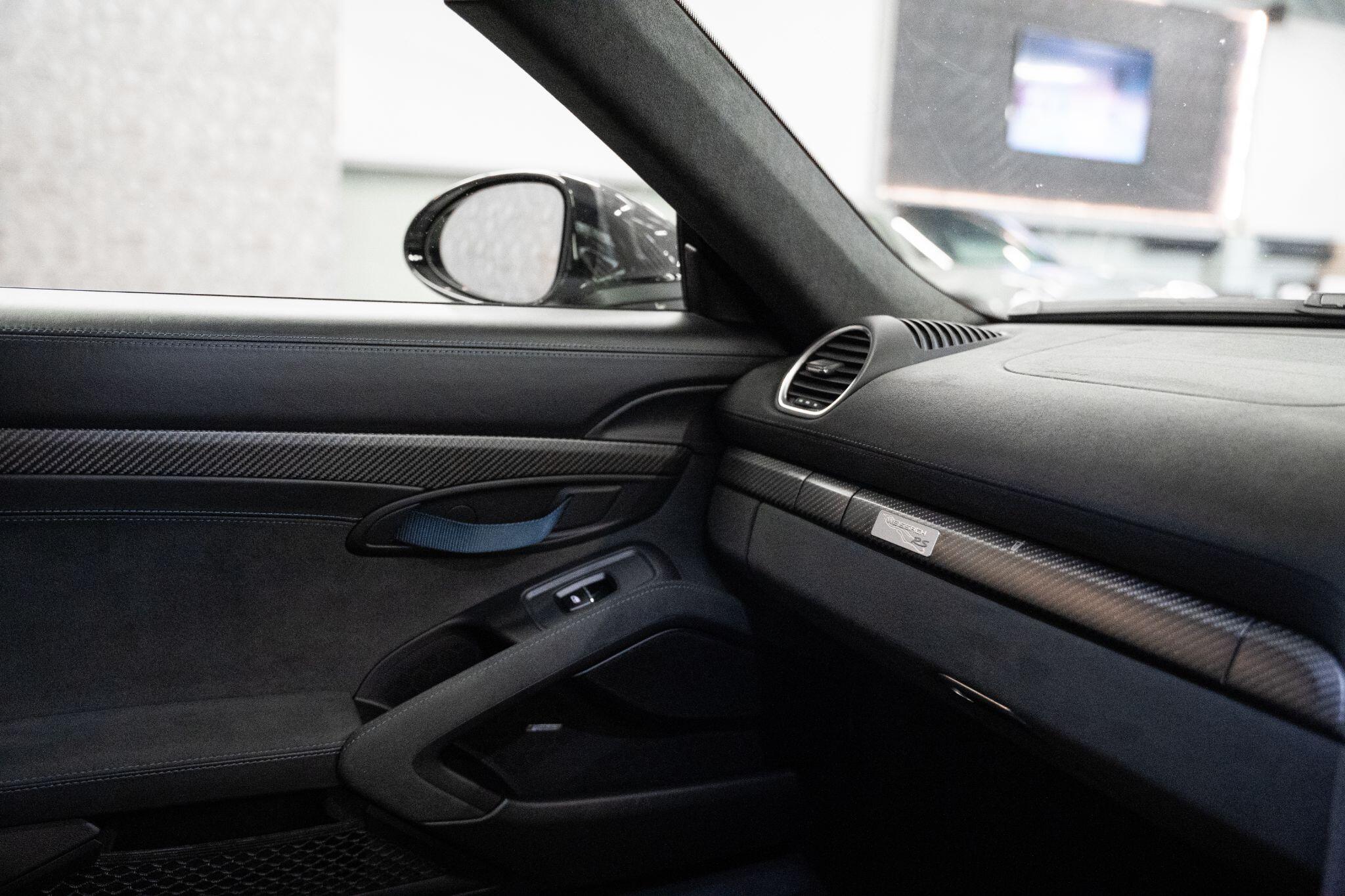 Porsche Cayman view 59