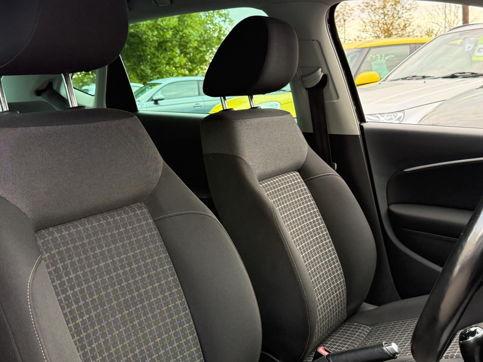 Volkswagen Polo - Image 31