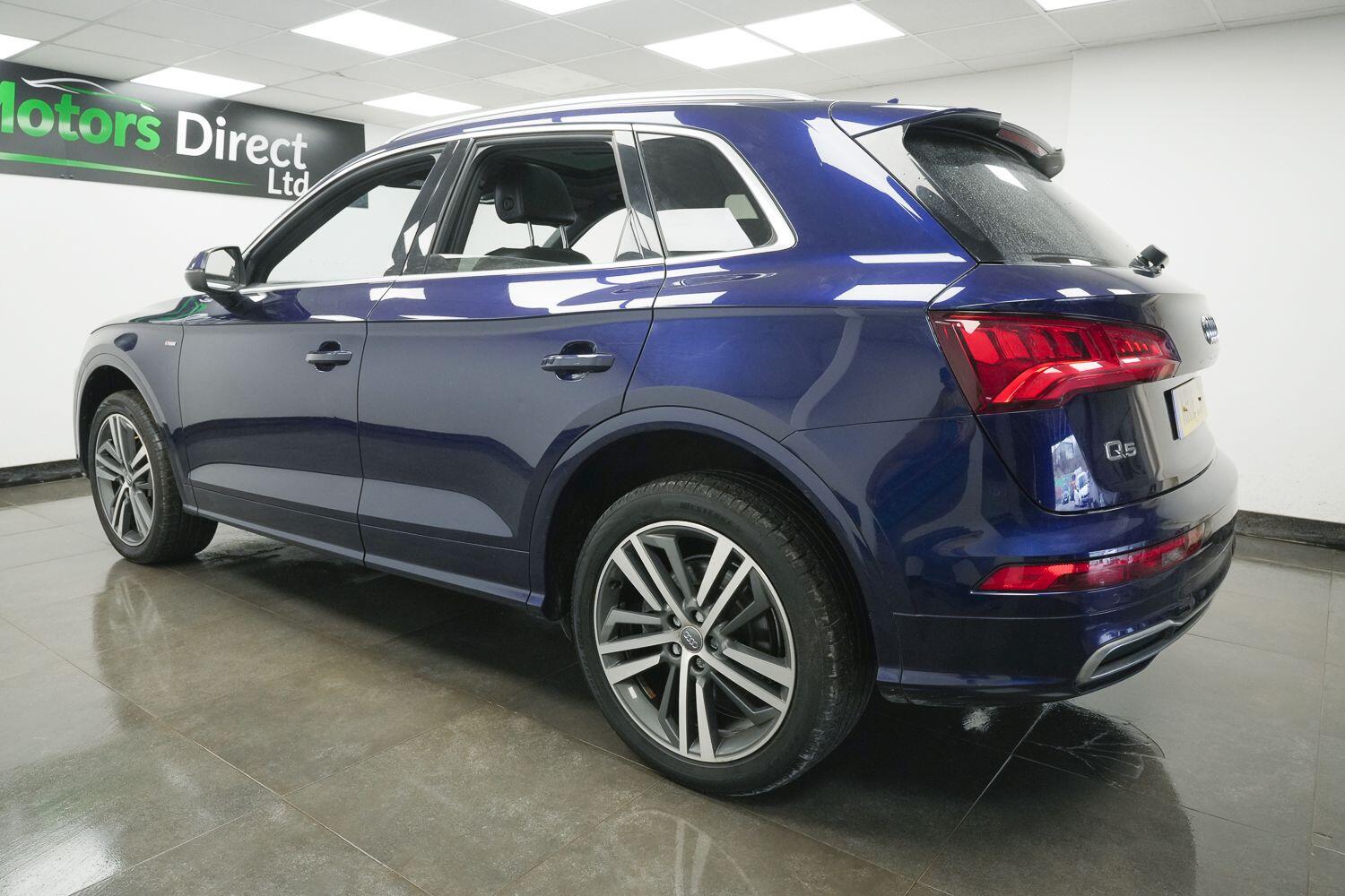 Audi Q5 view 7