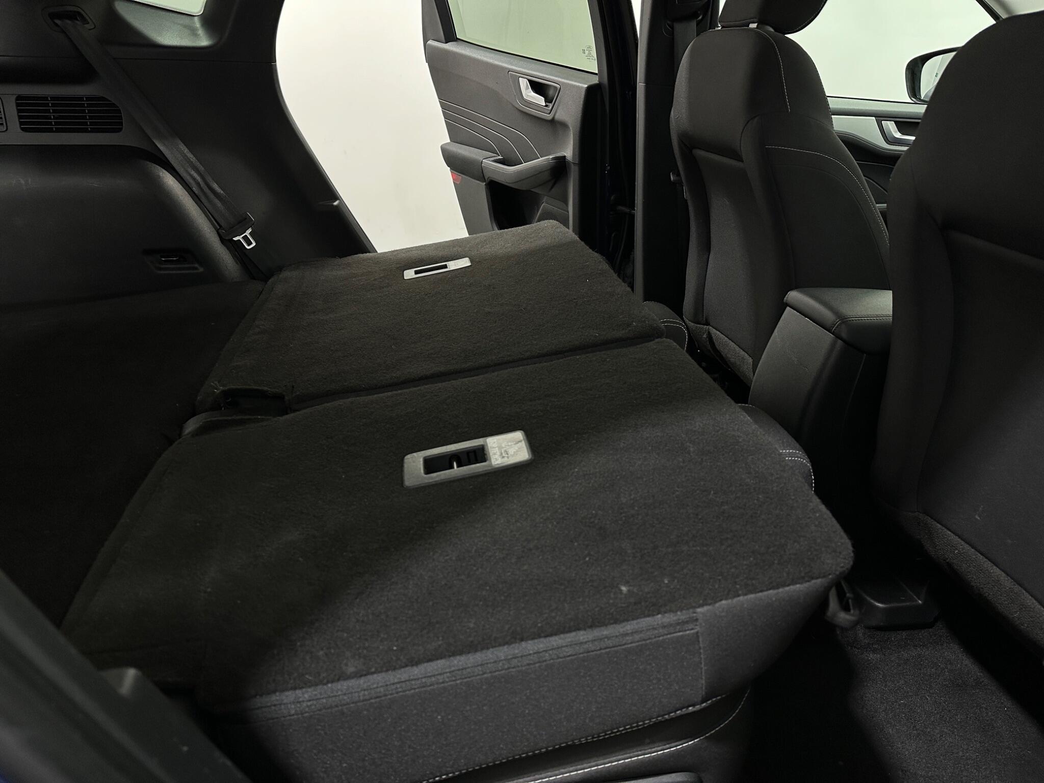 Ford Kuga view 45