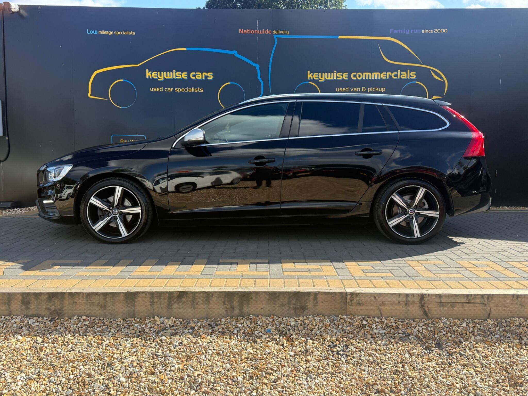 Volvo V60 view 2