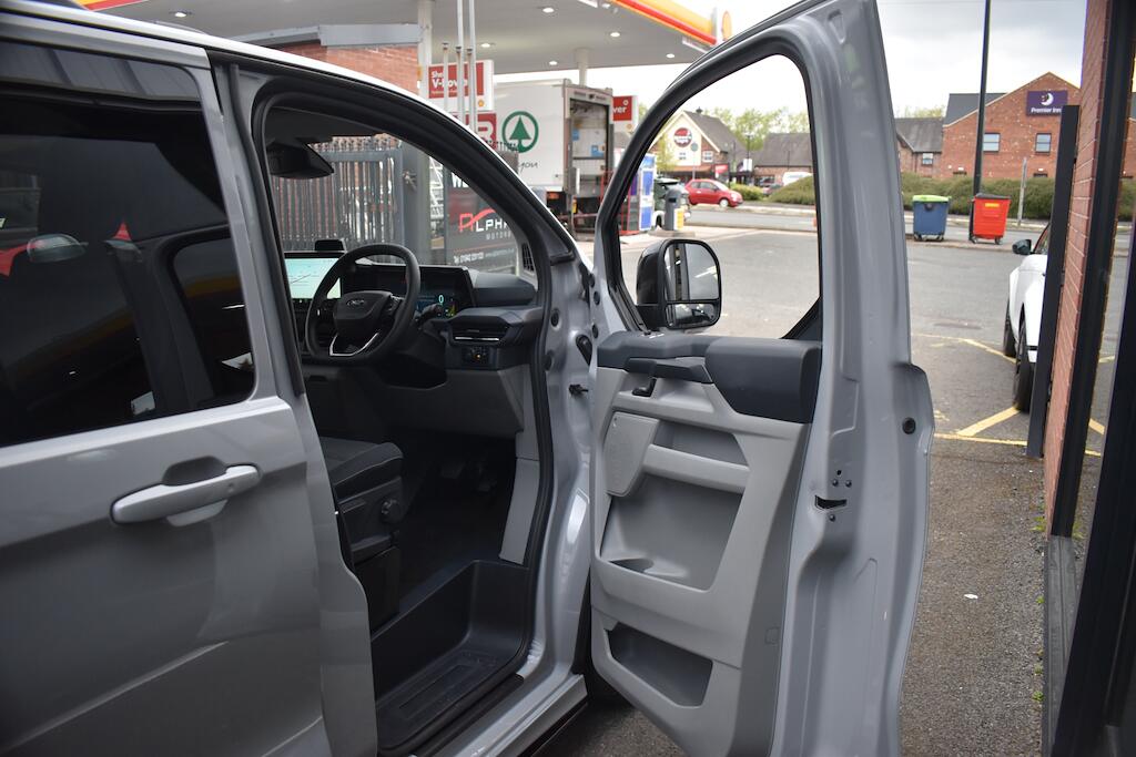 Ford Transit Custom view 32