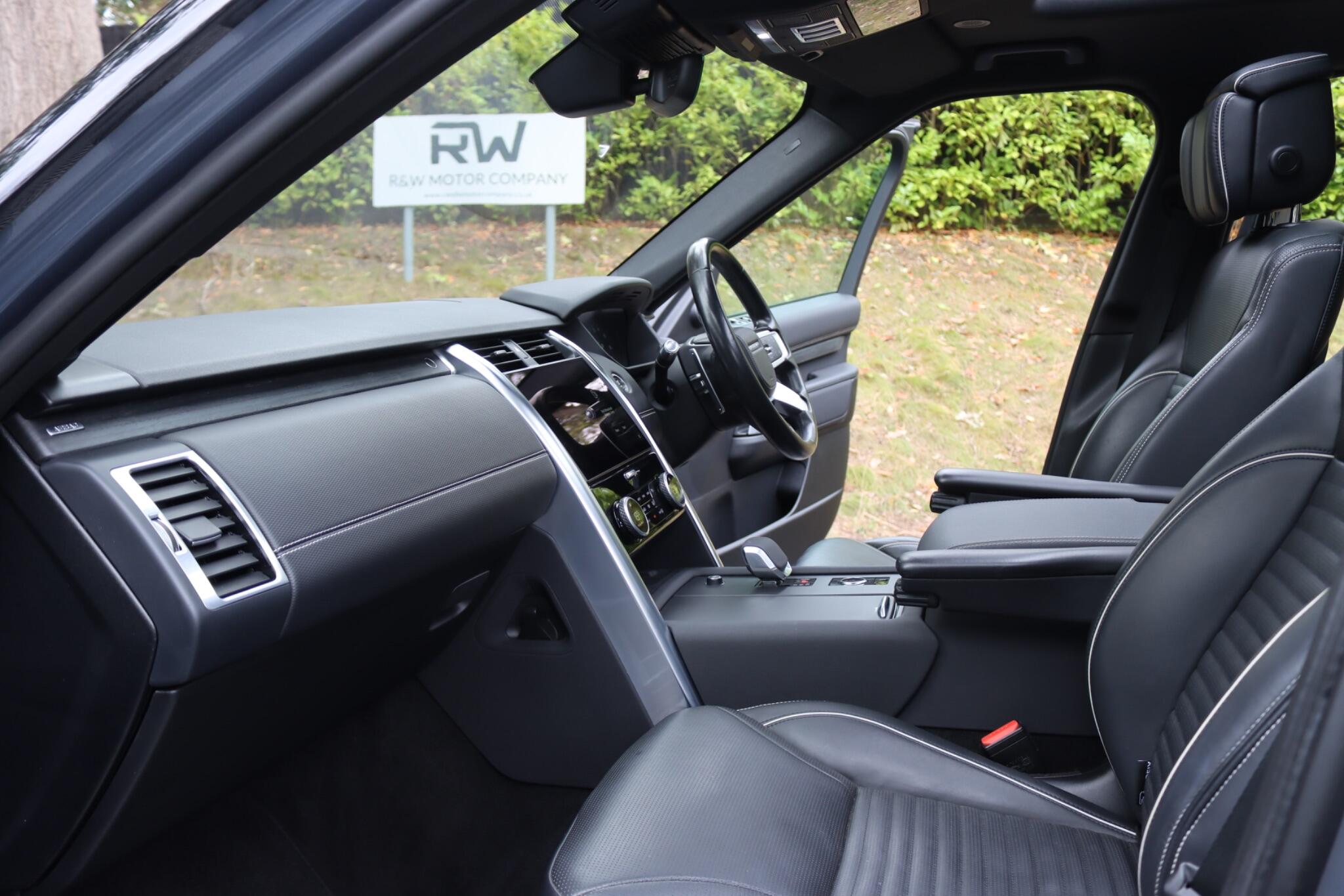 Land Rover Discovery view 21