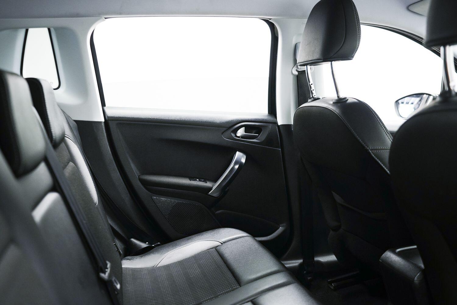 Peugeot 2008 view 16