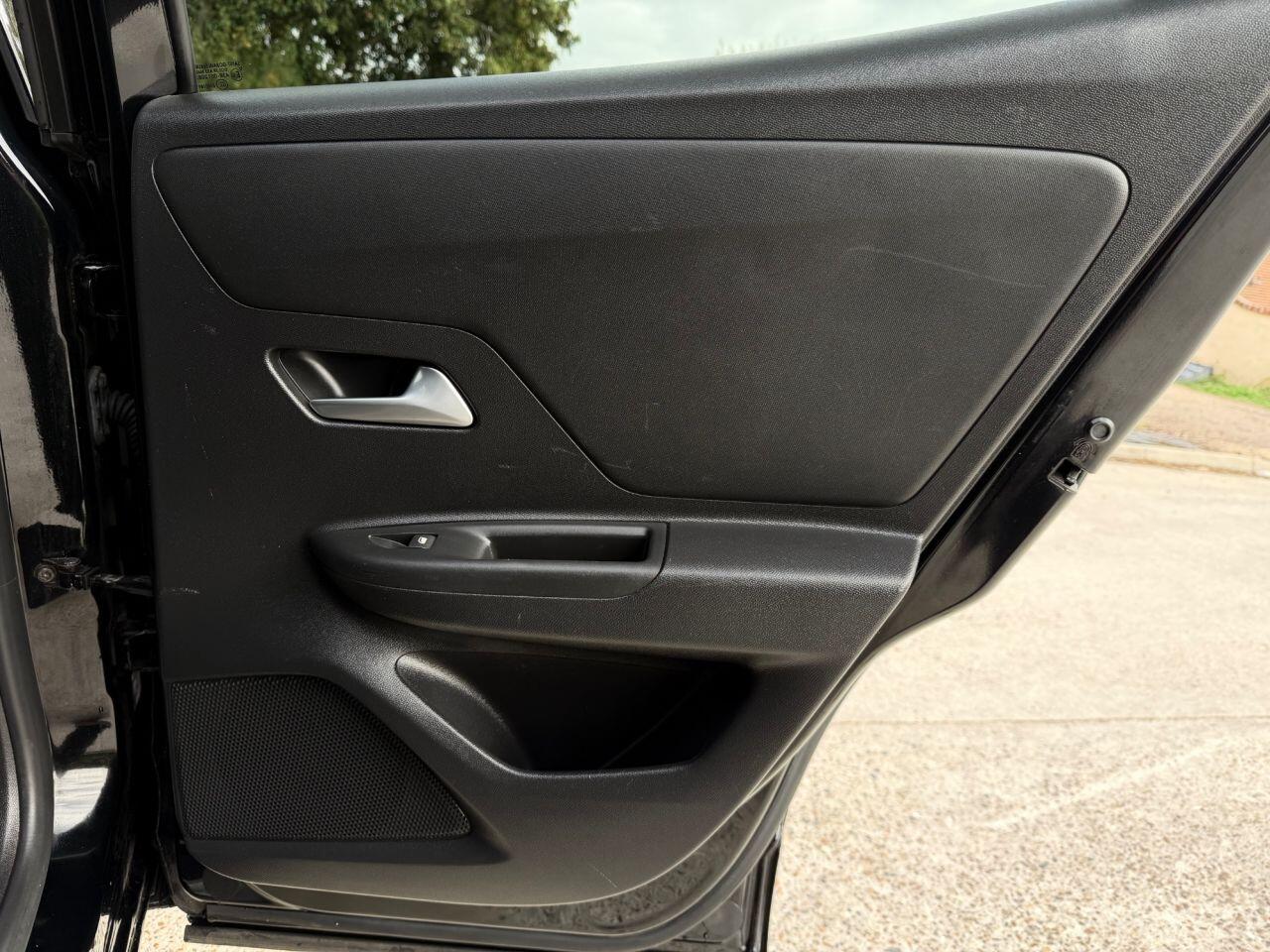 Vauxhall Mokka Electric view 17