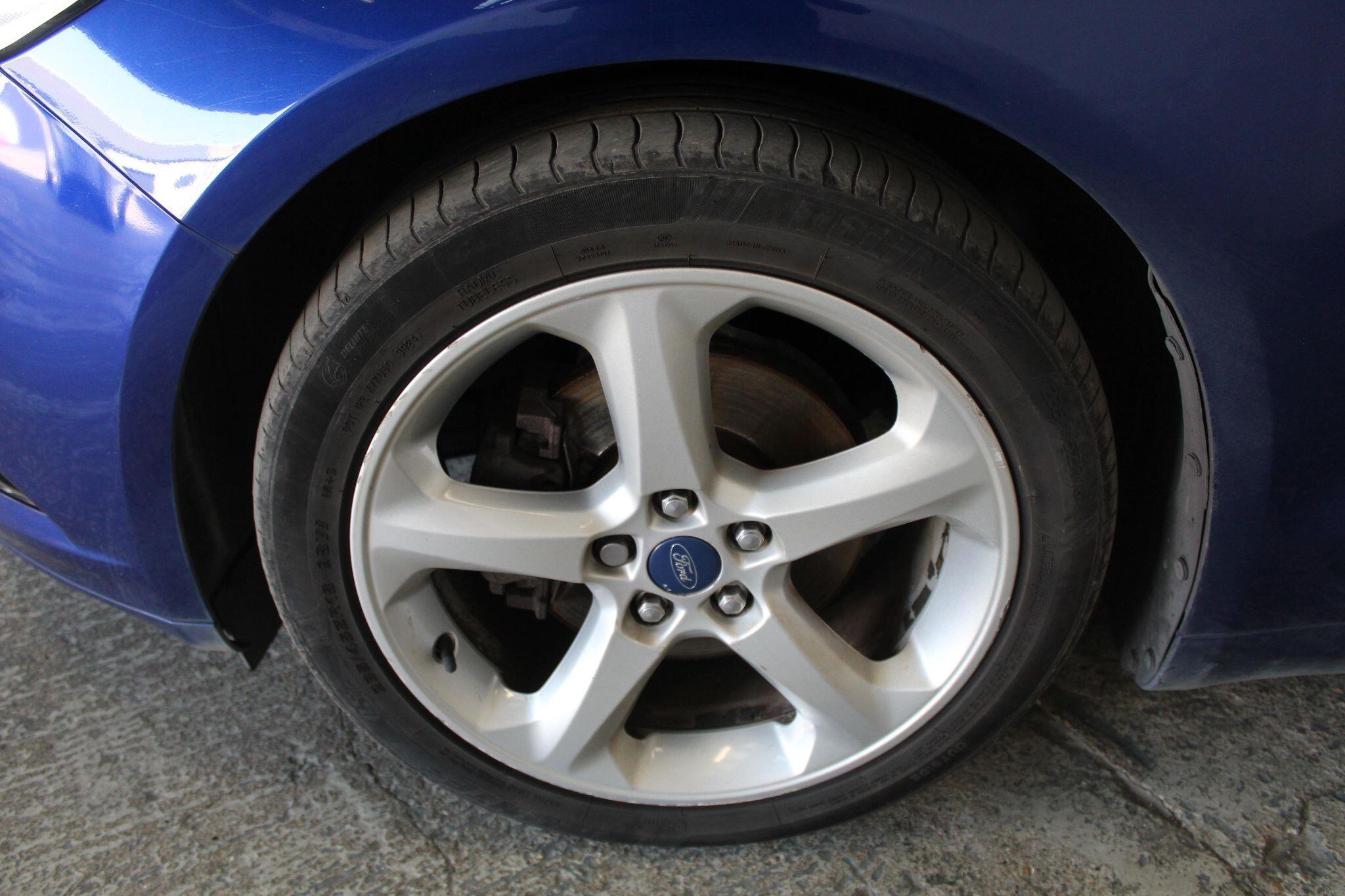 Ford Mondeo view 56