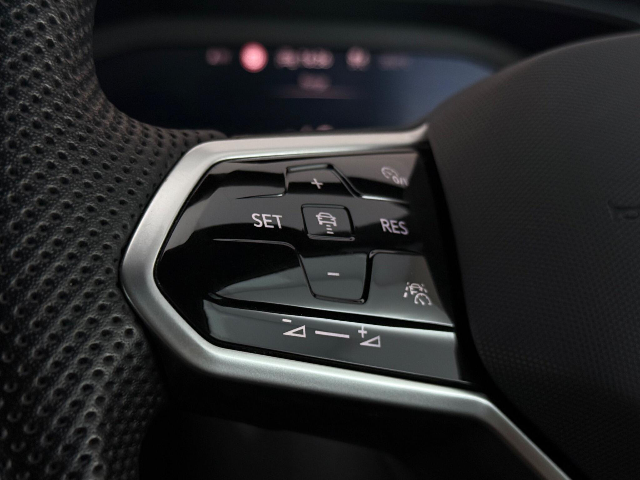 Volkswagen Tiguan view 15