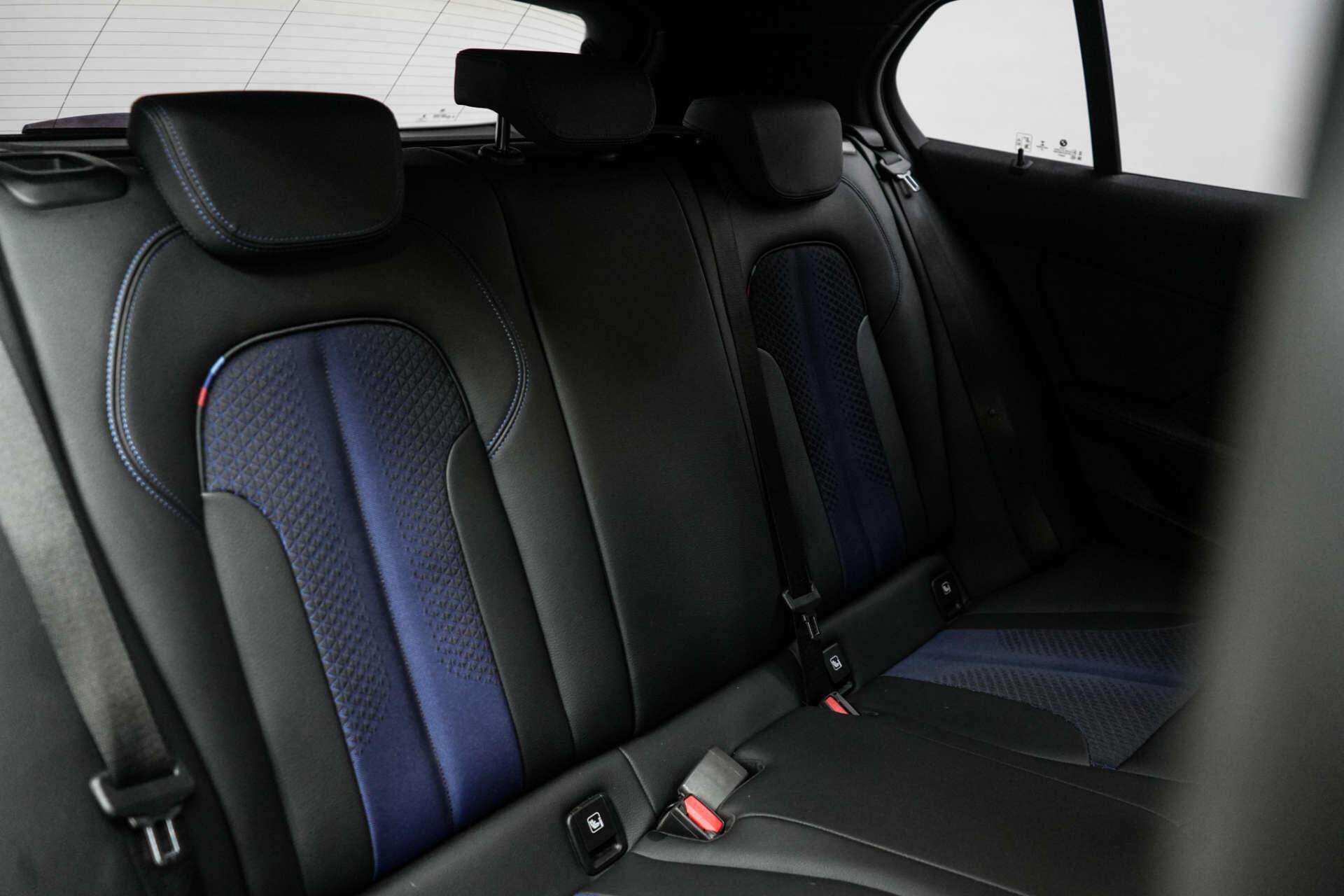 BMW 1 Series view 19