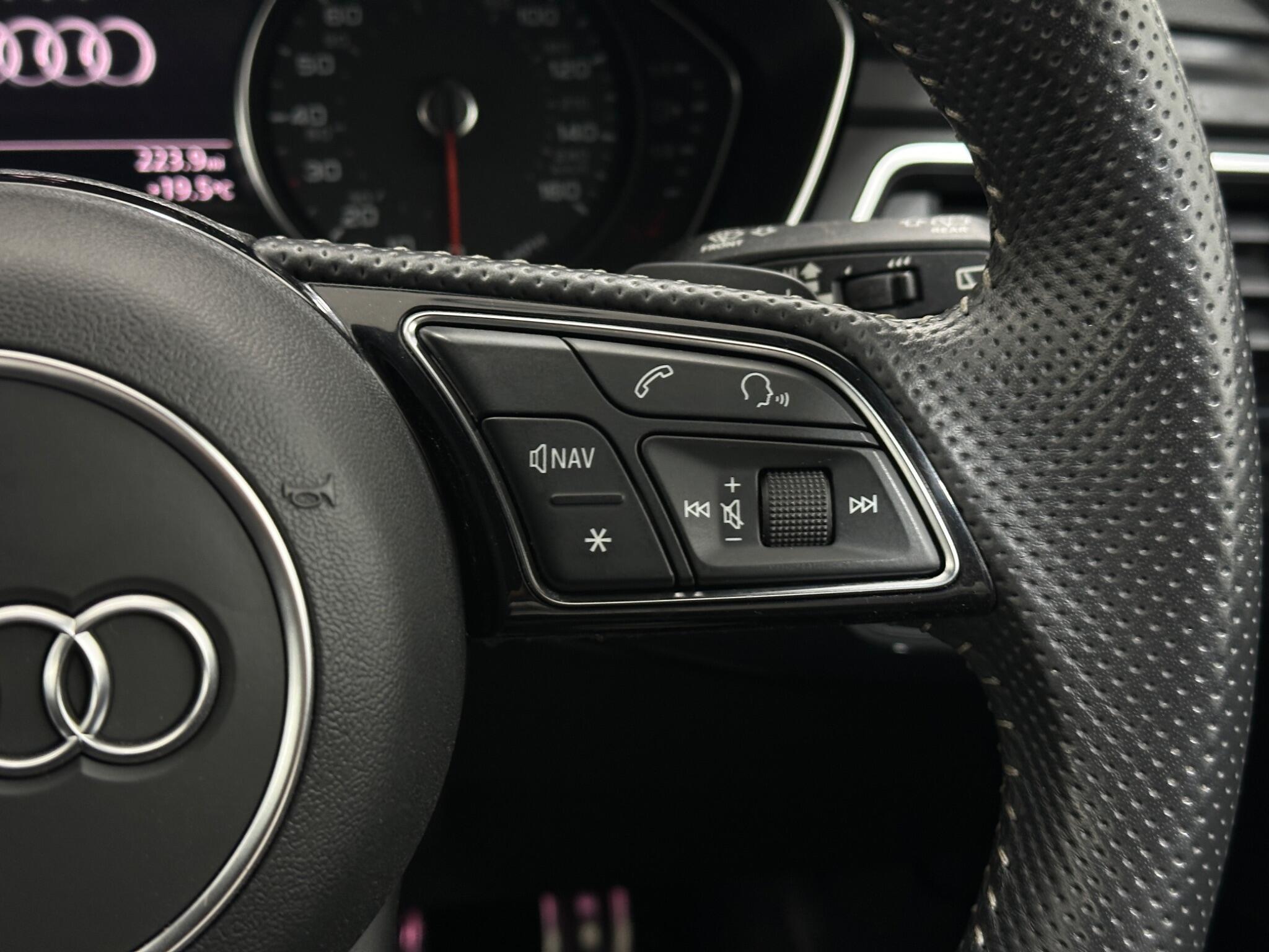 Audi A4 view 16