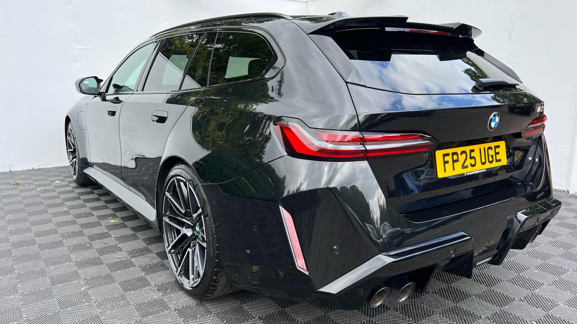 BMW M5 view 34