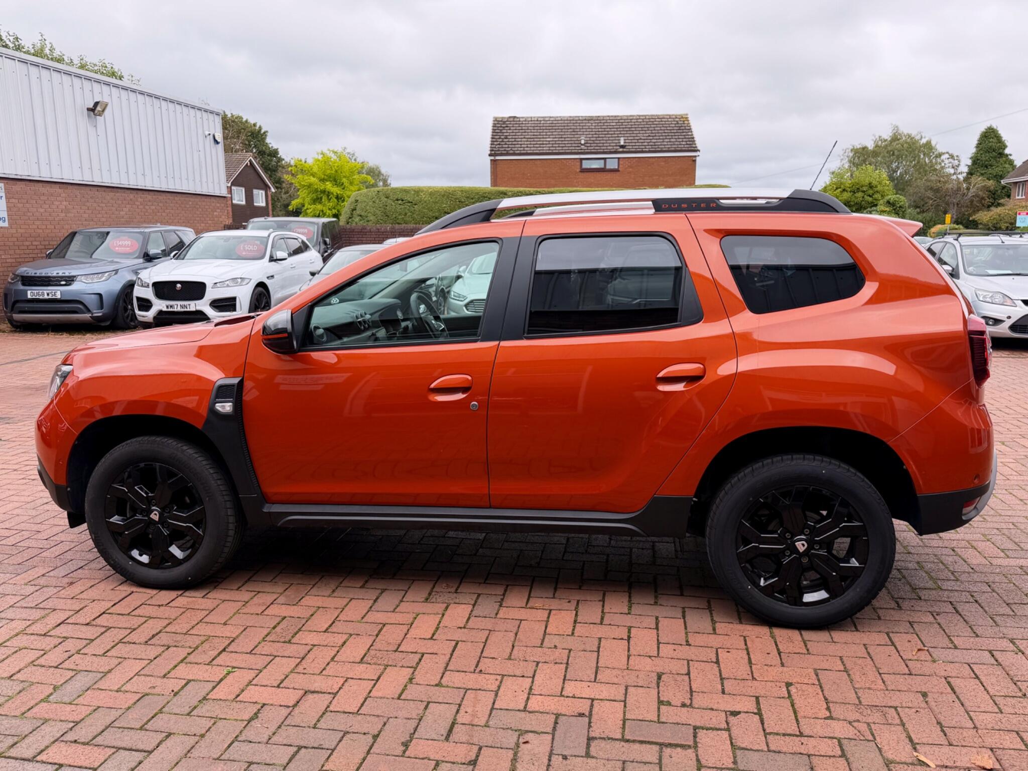 Dacia Duster view 26