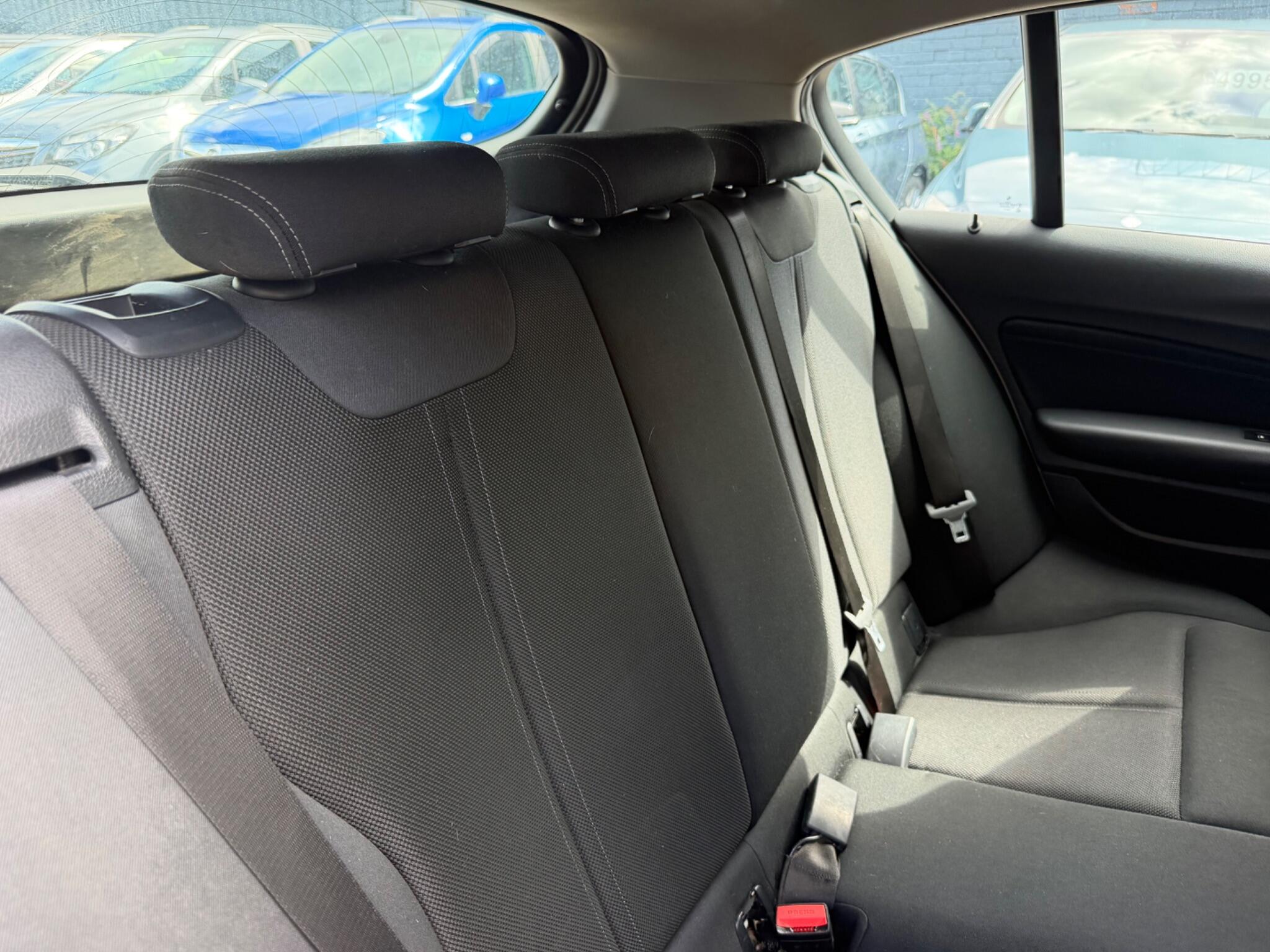 BMW 1 Series view 22