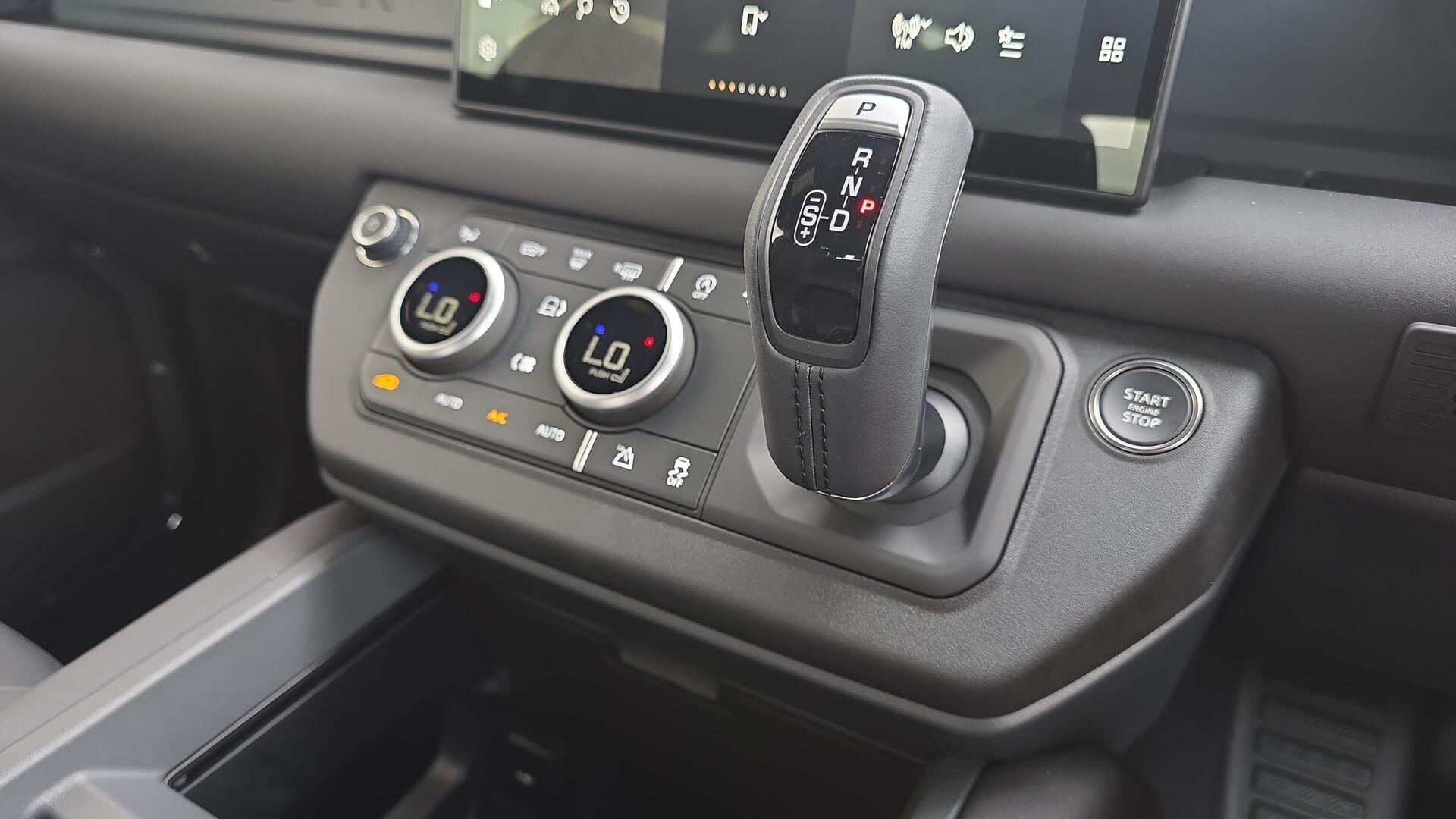 Land Rover Defender view 13