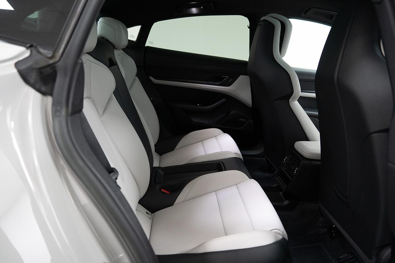 Porsche Taycan view 20