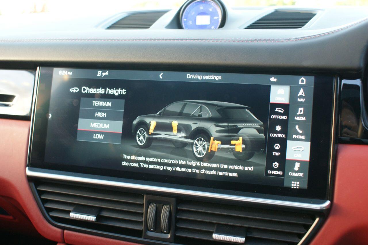 Porsche Cayenne view 70