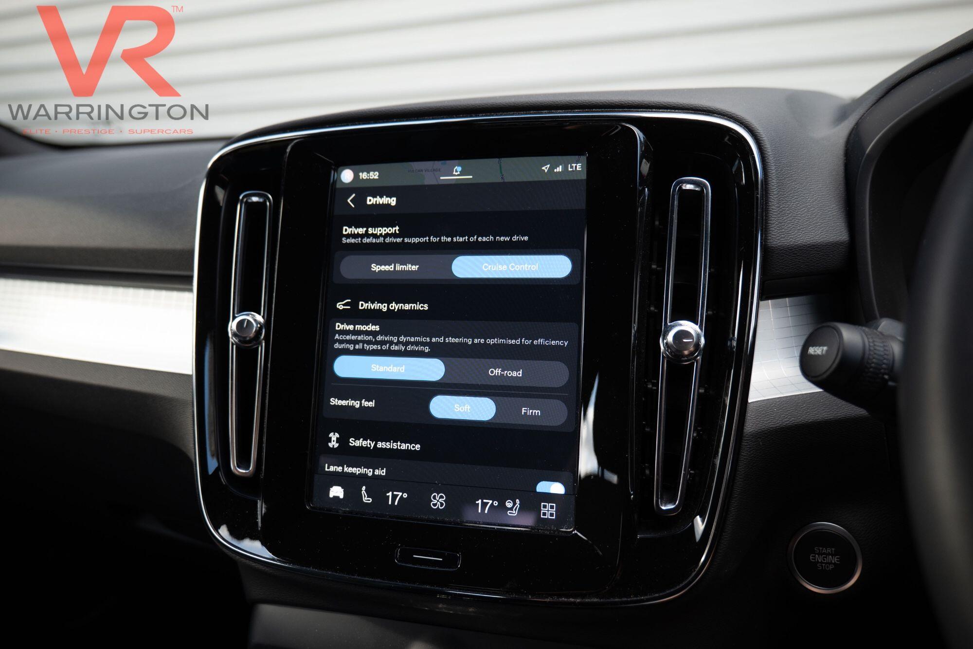 Volvo XC40 view 33