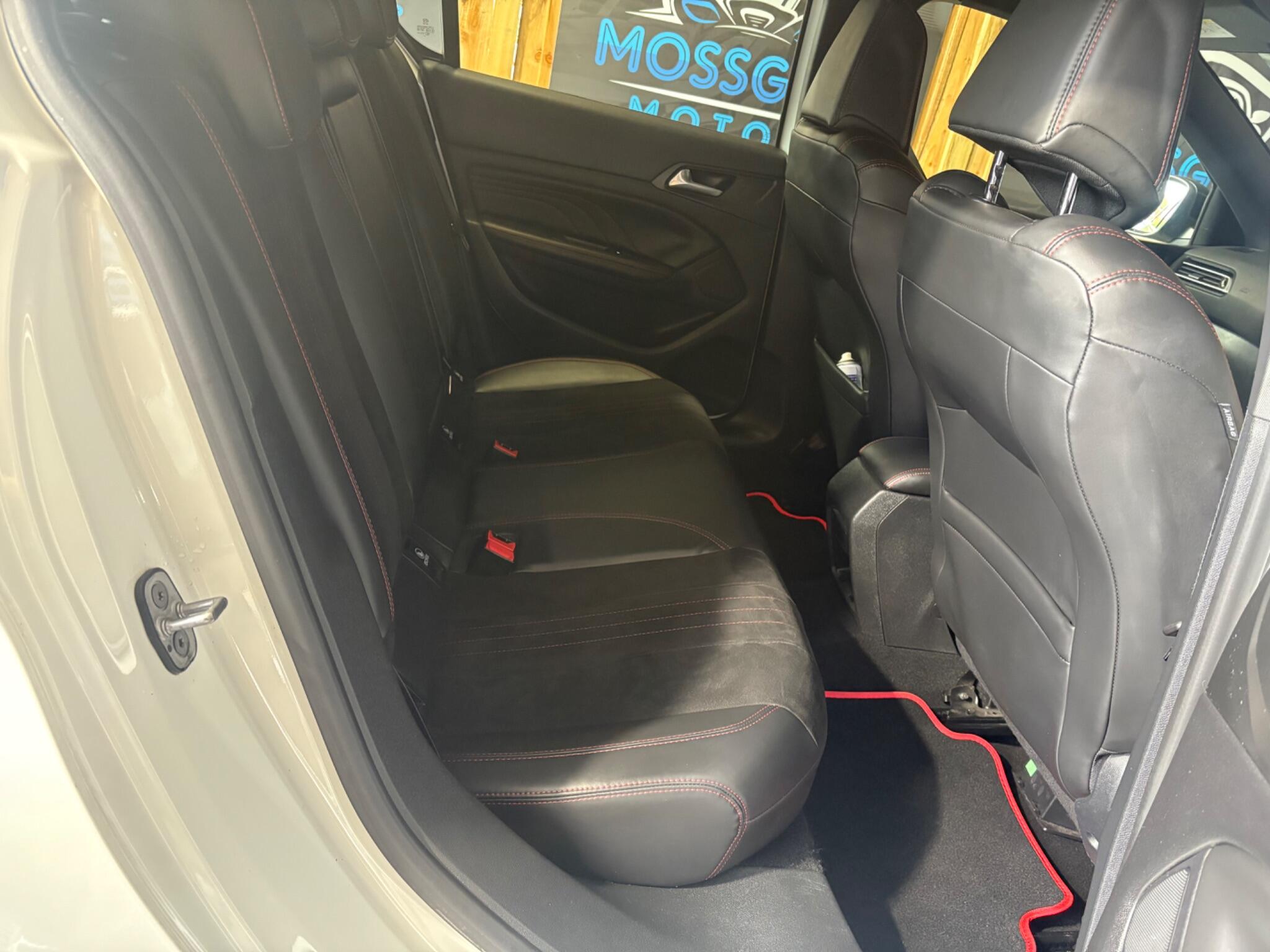 Peugeot 308 view 17