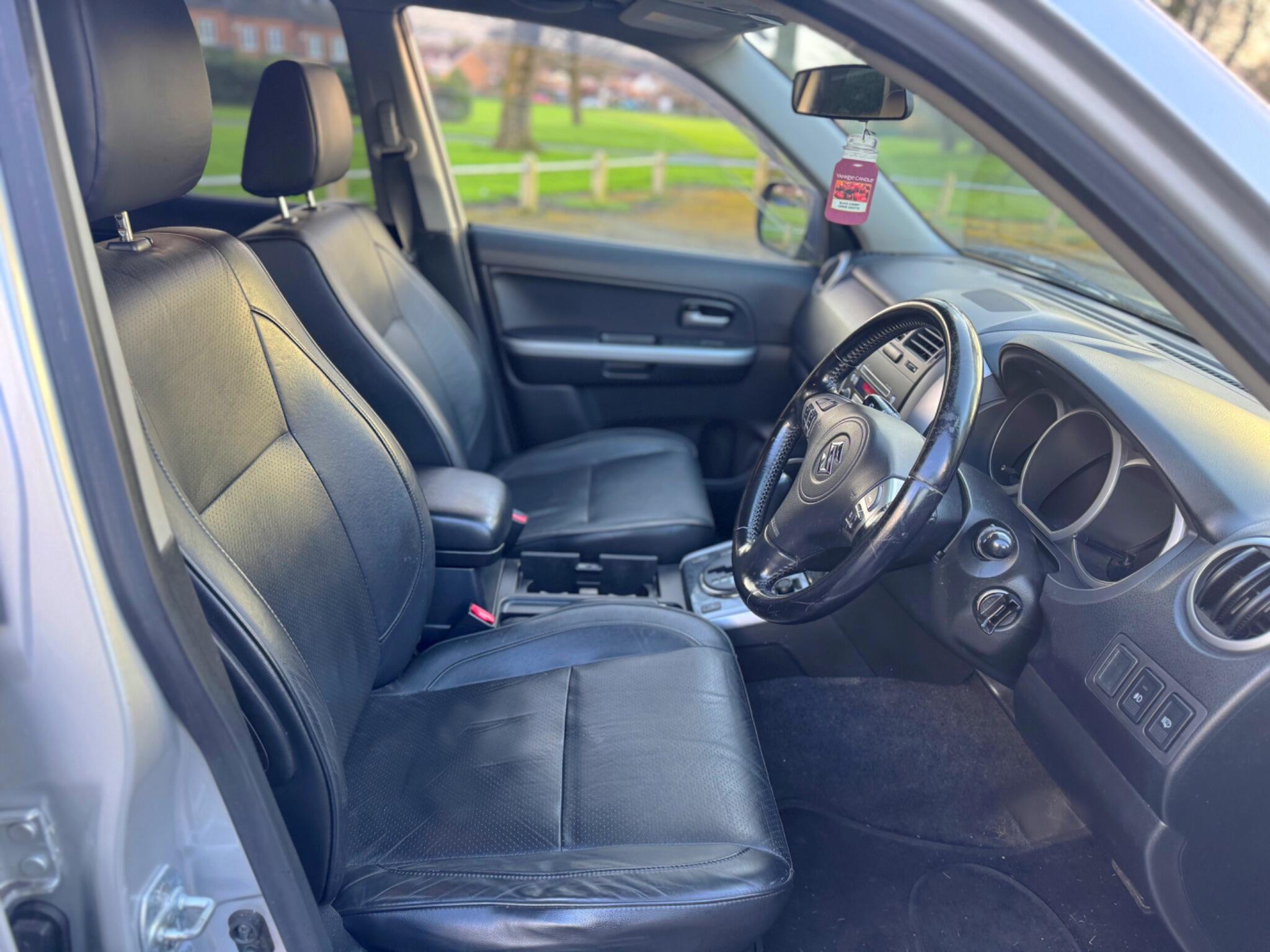 2010 Suzuki Grand Vitara 2.4 VVT SZ5 Auto 4WD Euro 4 5dr image 43