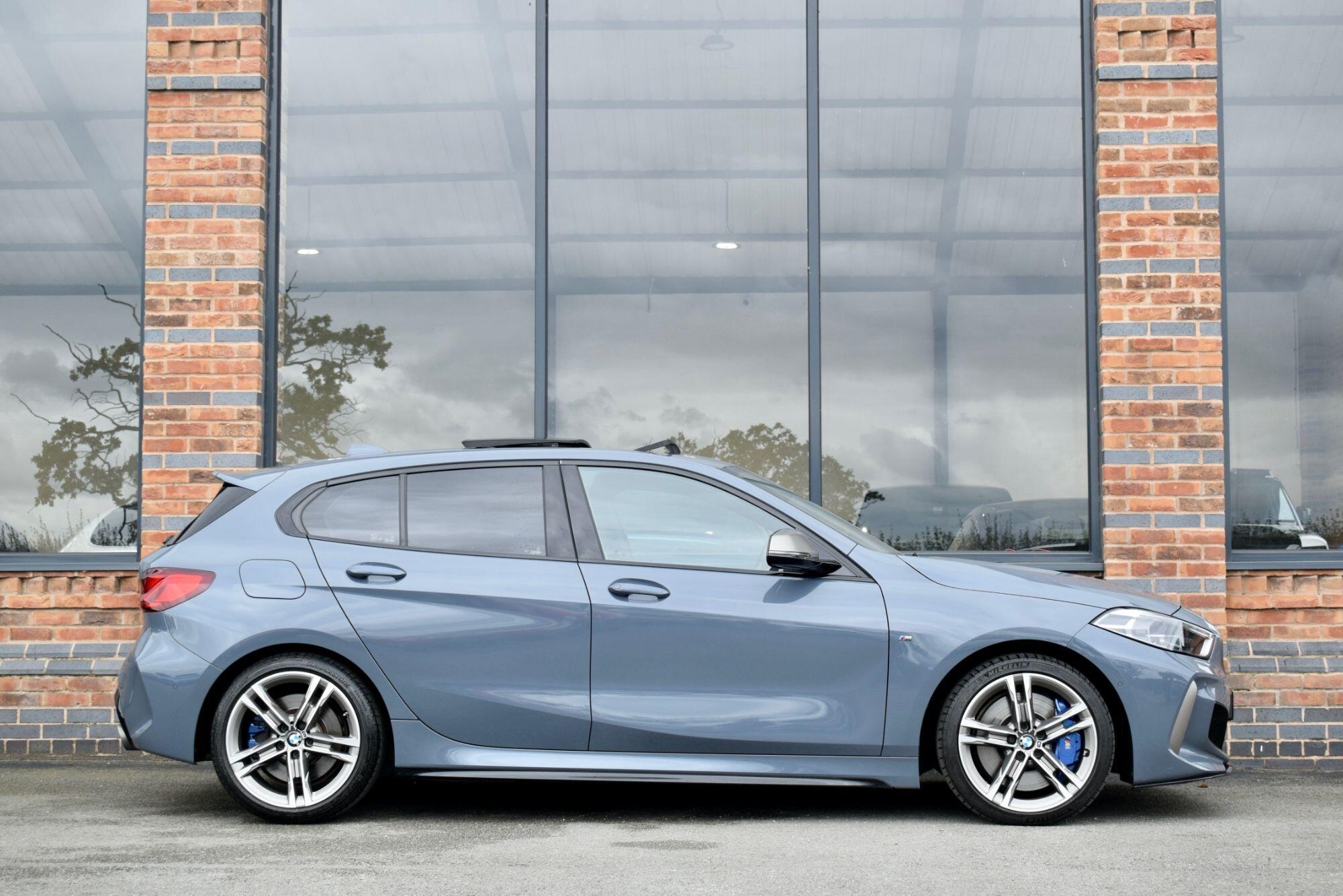 BMW 1 Series view 9