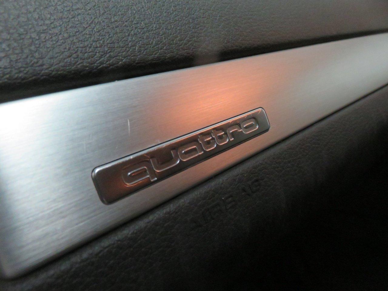 Audi Q7 view 32