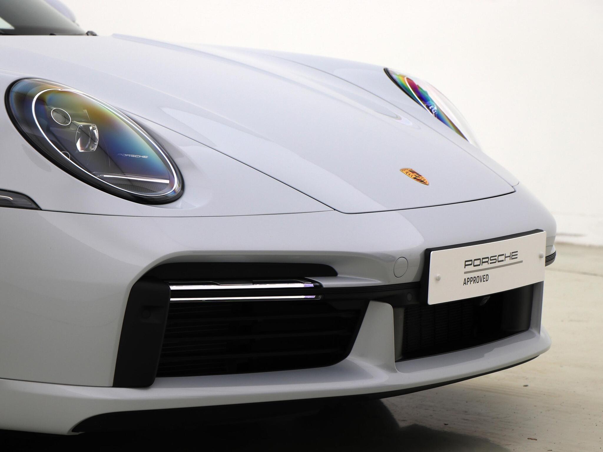 Porsche 911 view 10