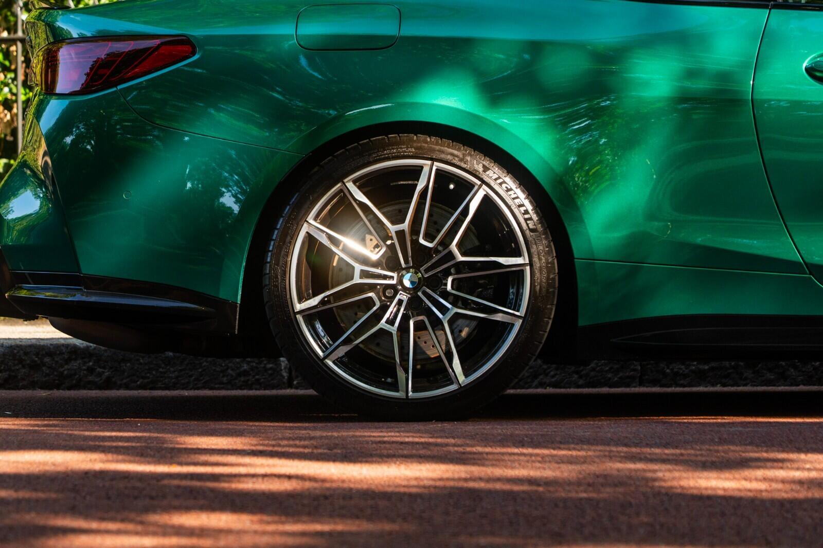 BMW M4 view 9