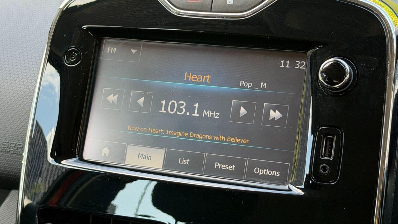 Renault Clio view 22