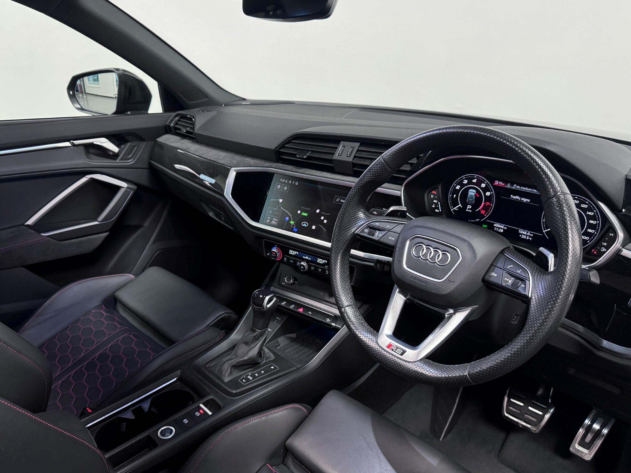 Audi RS Q3 view 24