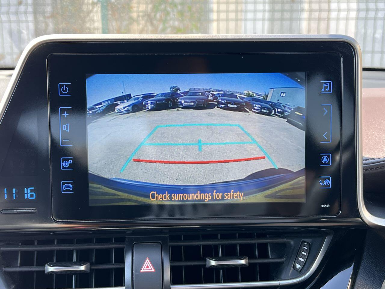 Toyota C-HR view 44