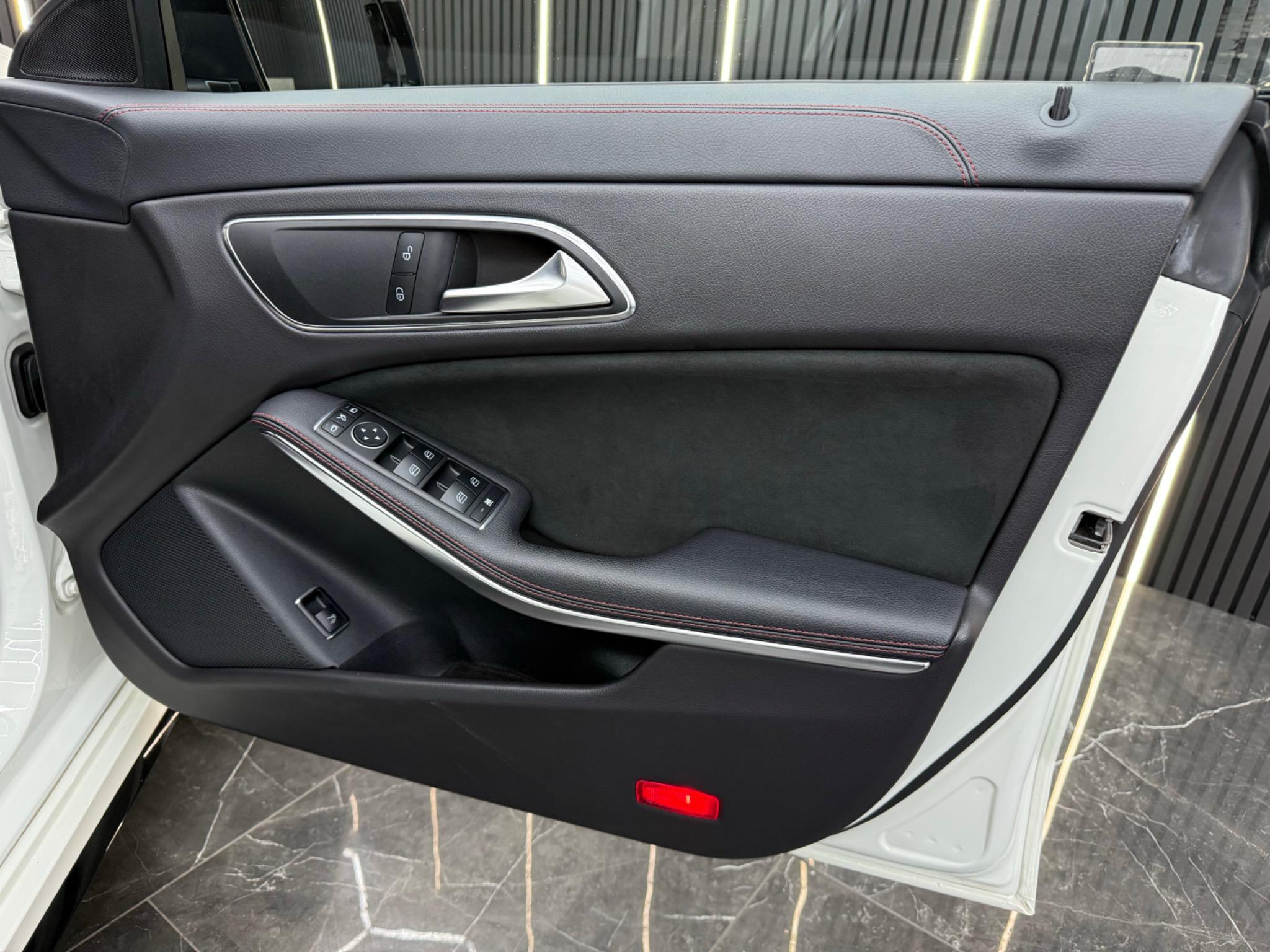 Mercedes-Benz Cla view 30
