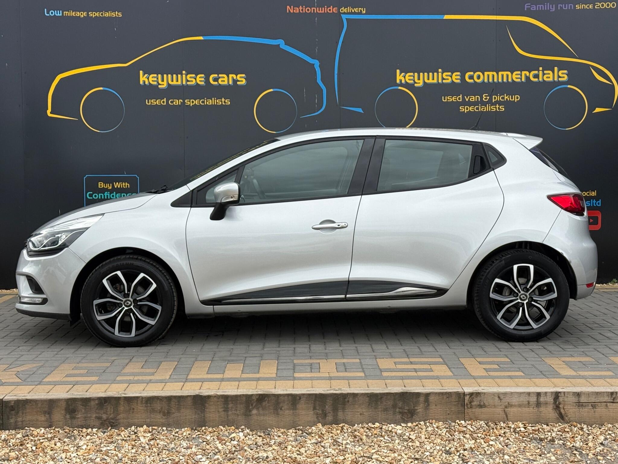 Renault Clio view 2