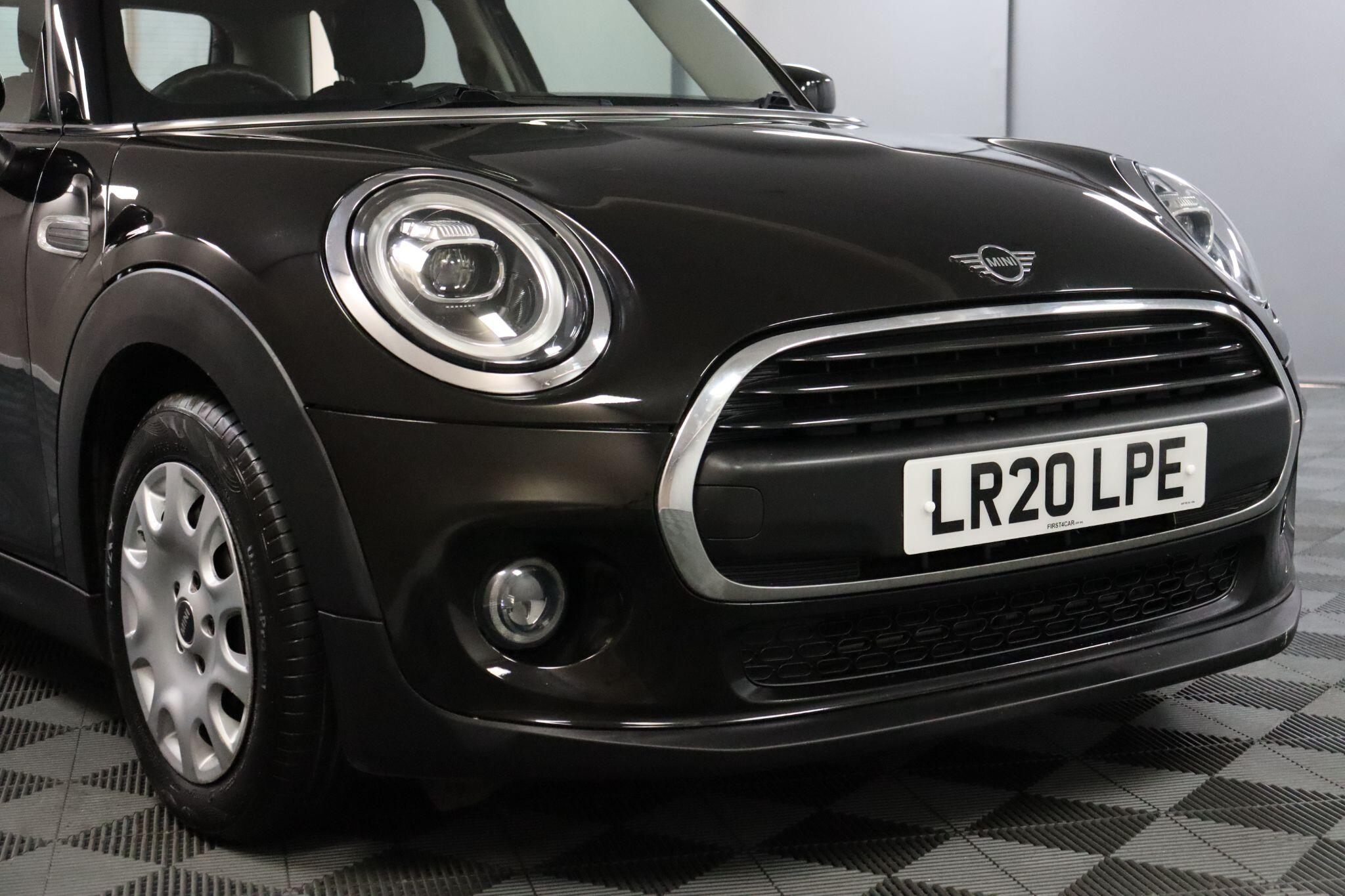 Mini Hatch view 24