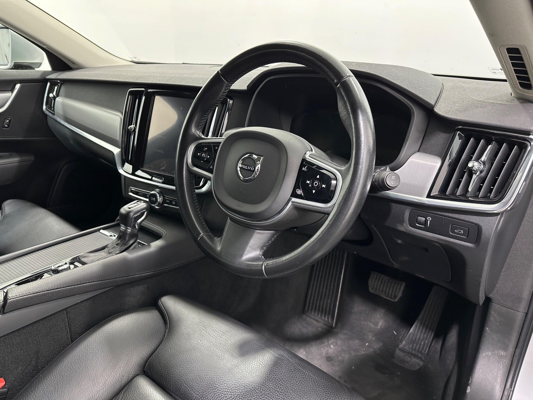 Volvo V90 view 11