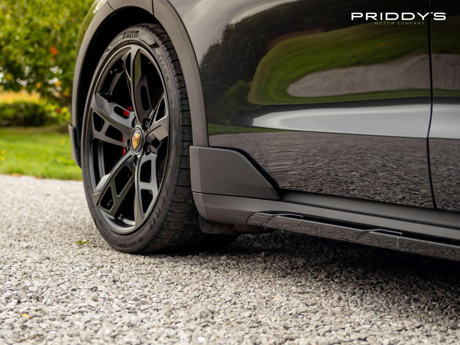 Porsche Taycan view 14