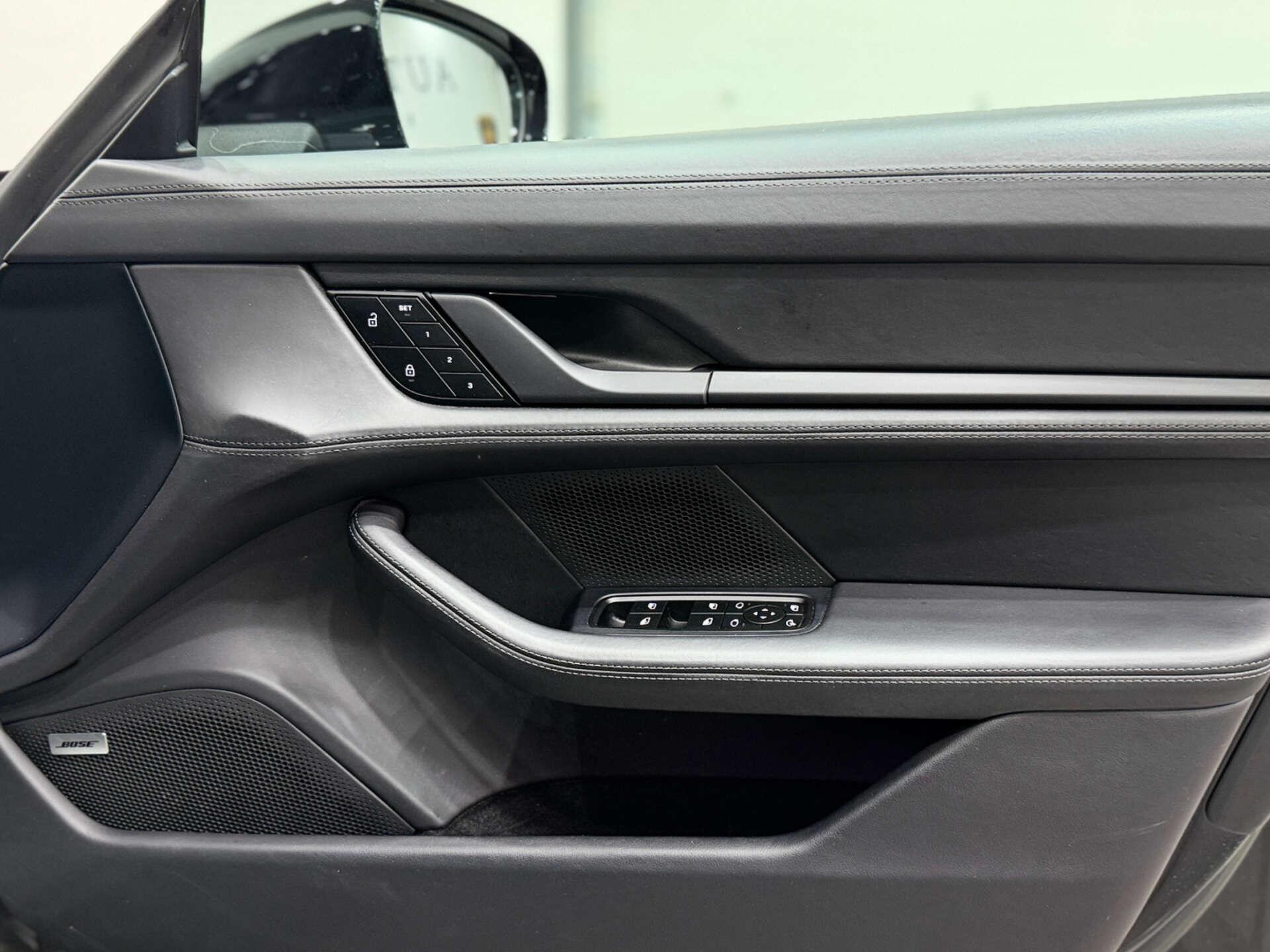 Porsche Taycan view 34