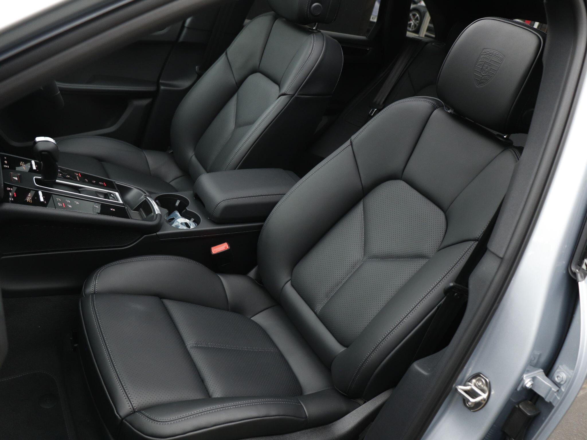 Porsche Macan view 67